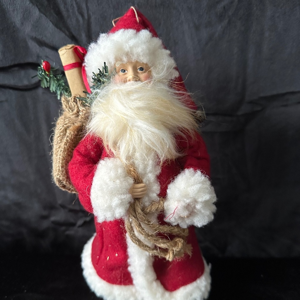 10” Santa Claus figurine